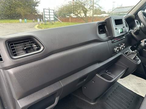 Renault Master 2.3 dCi ENERGY 35 Business LoLoader Luton 2dr Diesel Manual FWD LWB Euro 6 (s/s) (145 bhp) - U608