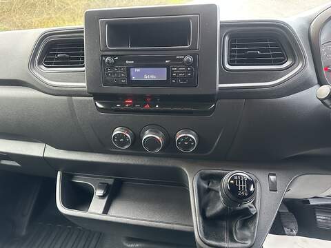 Renault Master 2.3 dCi ENERGY 35 Business LoLoader Luton 2dr Diesel Manual FWD LWB Euro 6 (s/s) (145 bhp) - U608