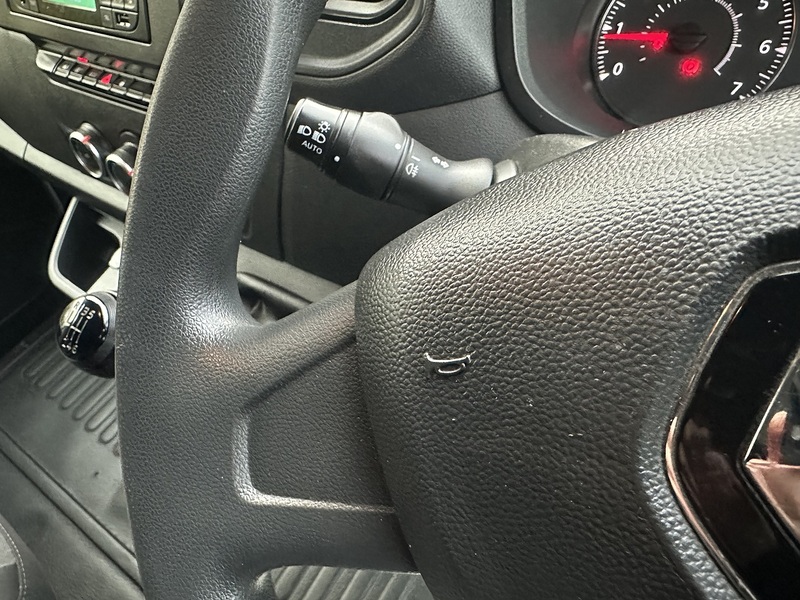 Renault Master 2.3 dCi ENERGY 35 Business LoLoader Luton 2dr Diesel Manual FWD LWB Euro 6 (s/s) (145 bhp) - U608