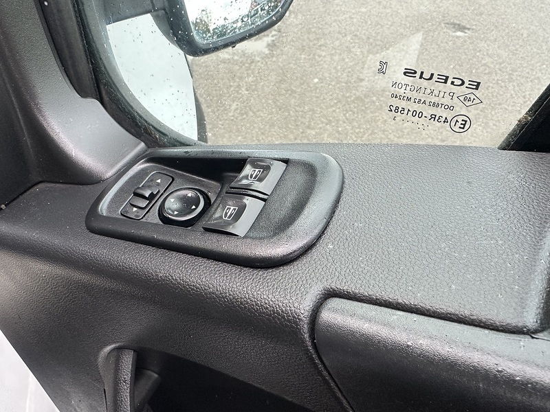 Renault Master 2.3 dCi ENERGY 35 Business LoLoader Luton 2dr Diesel Manual FWD LWB Euro 6 (s/s) (145 bhp) - U608