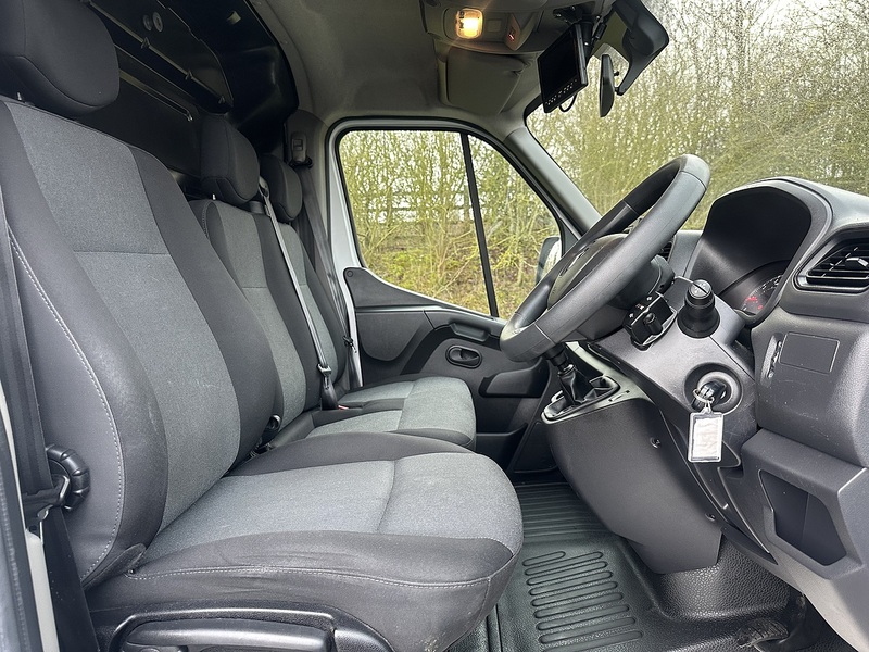 Renault Master 2.3 dCi ENERGY 35 Business LoLoader Luton 2dr Diesel Manual FWD LWB Euro 6 (s/s) (145 bhp) - U608