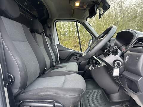 Renault Master 2.3 dCi ENERGY 35 Business LoLoader Luton 2dr Diesel Manual FWD LWB Euro 6 (s/s) (145 bhp) - U608