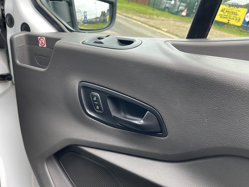 Ford Transit 2.0 350 EcoBlue Leader FWD L2 H3 Euro 6 (s/s) 5dr 2.0 5dr Panel Van Manual Diesel - U610