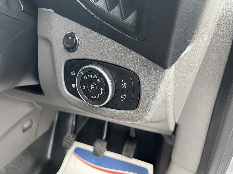 Ford Transit Connect 1.5 240 EcoBlue Limited L2 Euro 6 (s/s) 5dr - U612