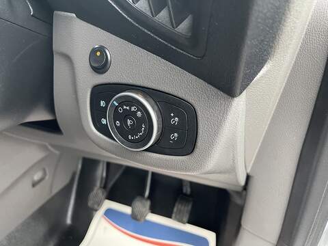Ford Transit Connect 1.5 240 EcoBlue Limited L2 Euro 6 (s/s) 5dr - U612