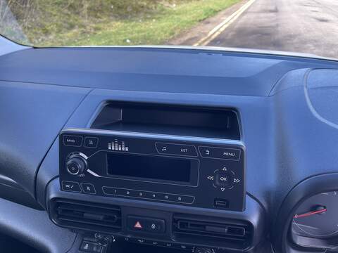 Vauxhall Combo 1.5 Turbo D 2300 Edition L2 H1 Euro 6 4dr - U618