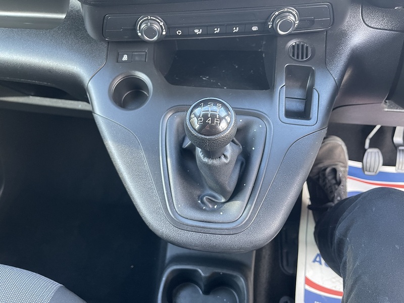 Vauxhall Combo 1.5 Turbo D 2300 Edition L2 H1 Euro 6 4dr - U618
