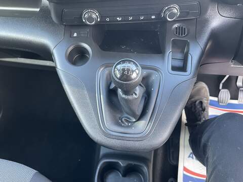 Vauxhall Combo 1.5 Turbo D 2300 Edition L2 H1 Euro 6 4dr - U618