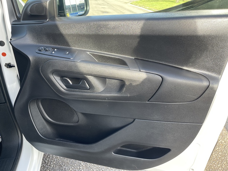 Vauxhall Combo 1.5 Turbo D 2300 Edition L2 H1 Euro 6 4dr - U618
