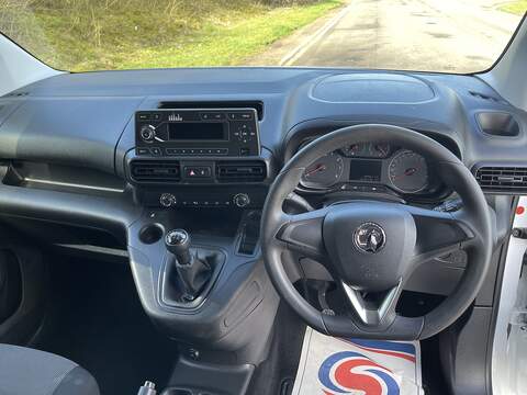 Vauxhall Combo 1.5 Turbo D 2300 Edition L2 H1 Euro 6 4dr - U618