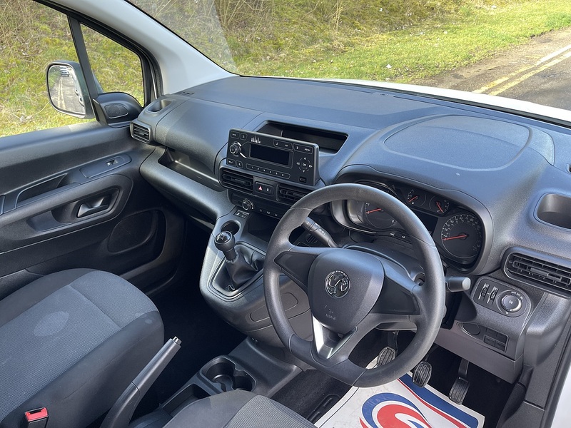 Vauxhall Combo 1.5 Turbo D 2300 Edition L2 H1 Euro 6 4dr - U618
