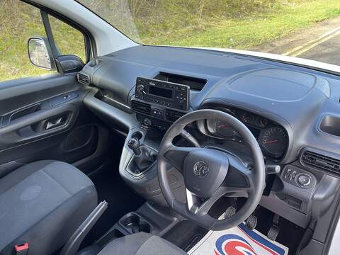 Vauxhall Combo 1.5 Turbo D 2300 Edition L2 H1 Euro 6 4dr - U618