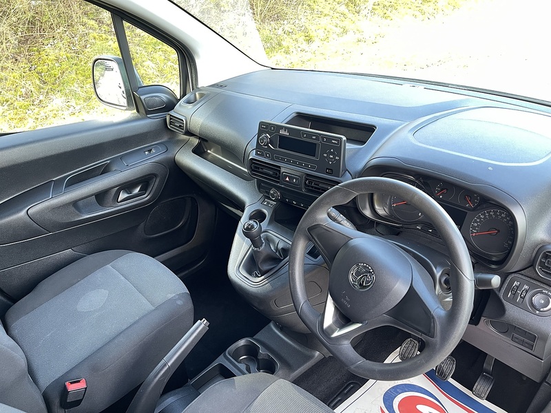 Vauxhall Combo 1.5 Turbo D 2300 Edition L2 H1 Euro 6 4dr - U618