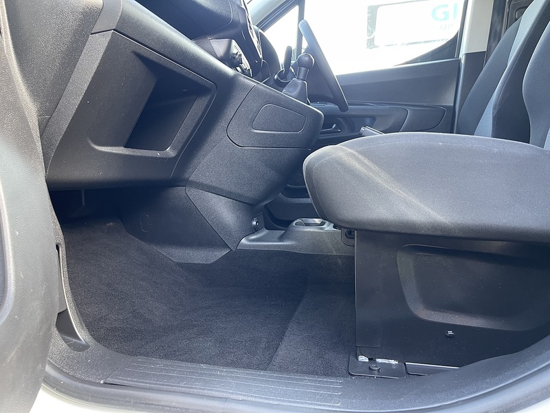 Vauxhall Combo 1.5 Turbo D 2300 Edition L2 H1 Euro 6 4dr - U618