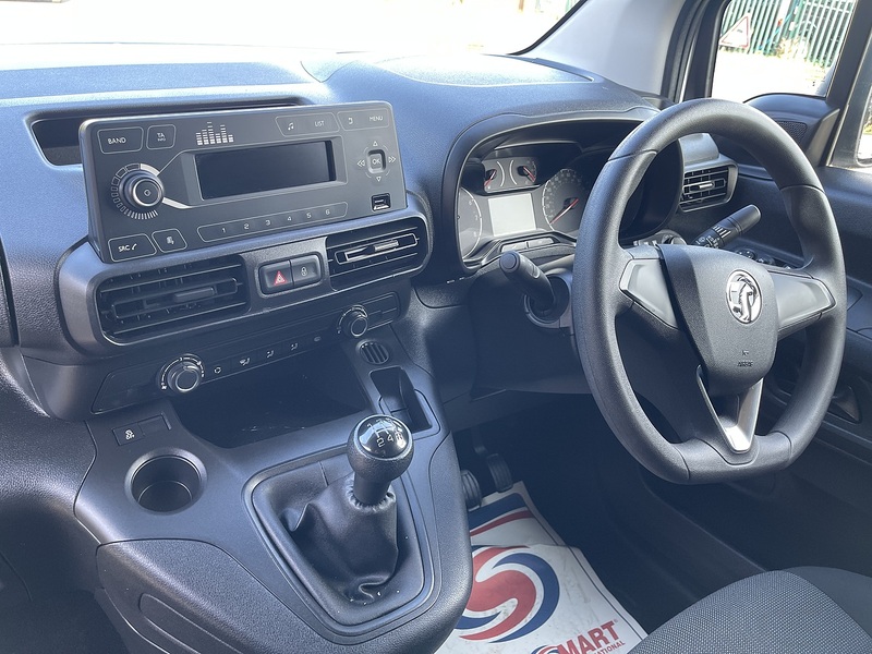Vauxhall Combo 1.5 Turbo D 2300 Edition L2 H1 Euro 6 4dr - U618