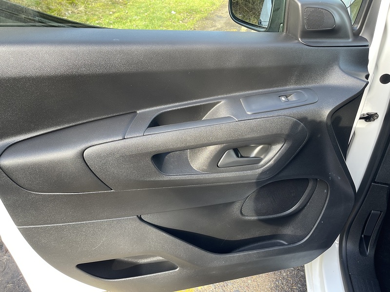 Vauxhall Combo 1.5 Turbo D 2300 Edition L2 H1 Euro 6 4dr - U618