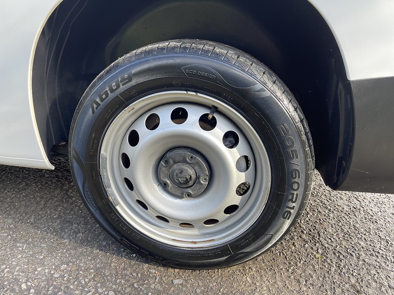 Vauxhall Combo 1.5 Turbo D 2300 Edition L2 H1 Euro 6 4dr - U618