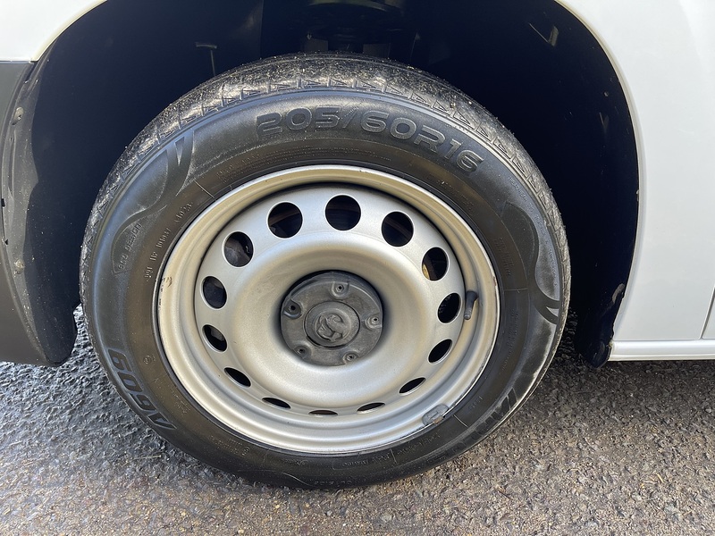 Vauxhall Combo 1.5 Turbo D 2300 Edition L2 H1 Euro 6 4dr - U618