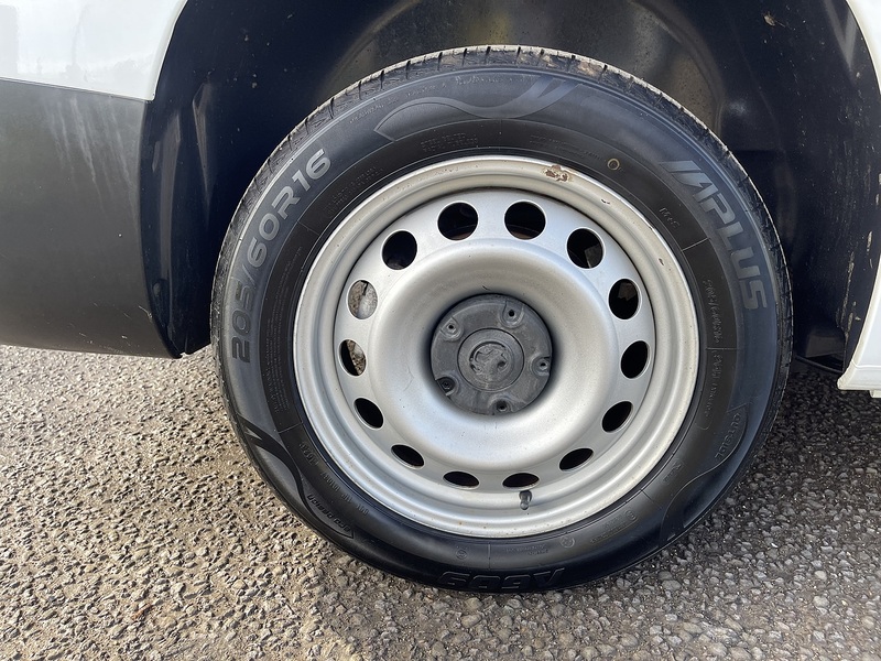 Vauxhall Combo 1.5 Turbo D 2300 Edition L2 H1 Euro 6 4dr - U618