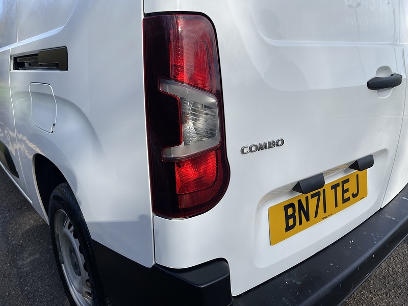 Vauxhall Combo 1.5 Turbo D 2300 Edition L2 H1 Euro 6 4dr - U618
