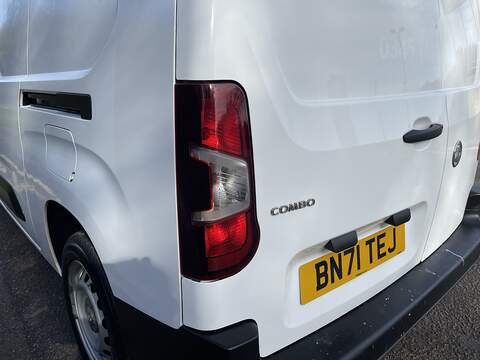 Vauxhall Combo 1.5 Turbo D 2300 Edition L2 H1 Euro 6 4dr - U618