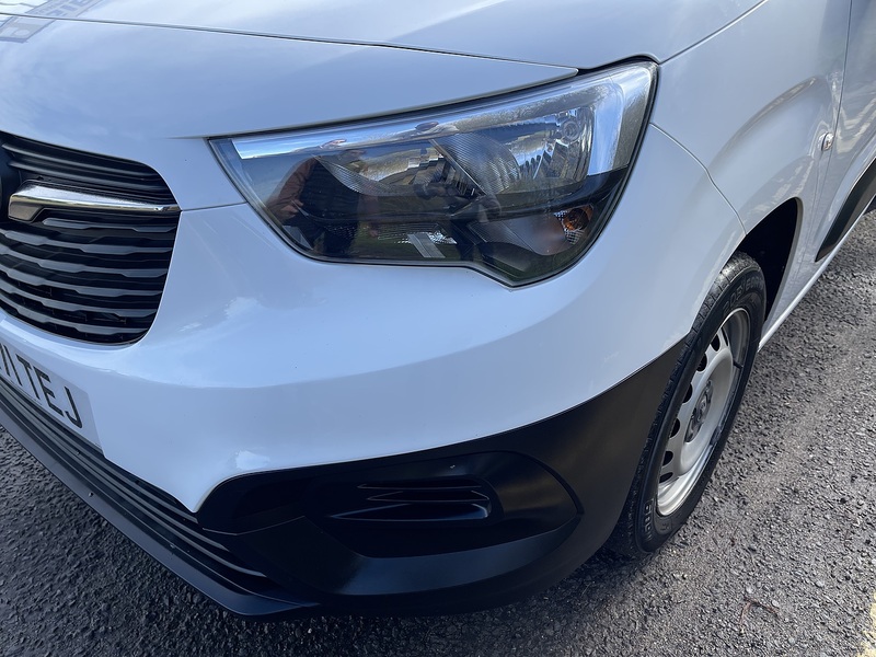 Vauxhall Combo 1.5 Turbo D 2300 Edition L2 H1 Euro 6 4dr - U618
