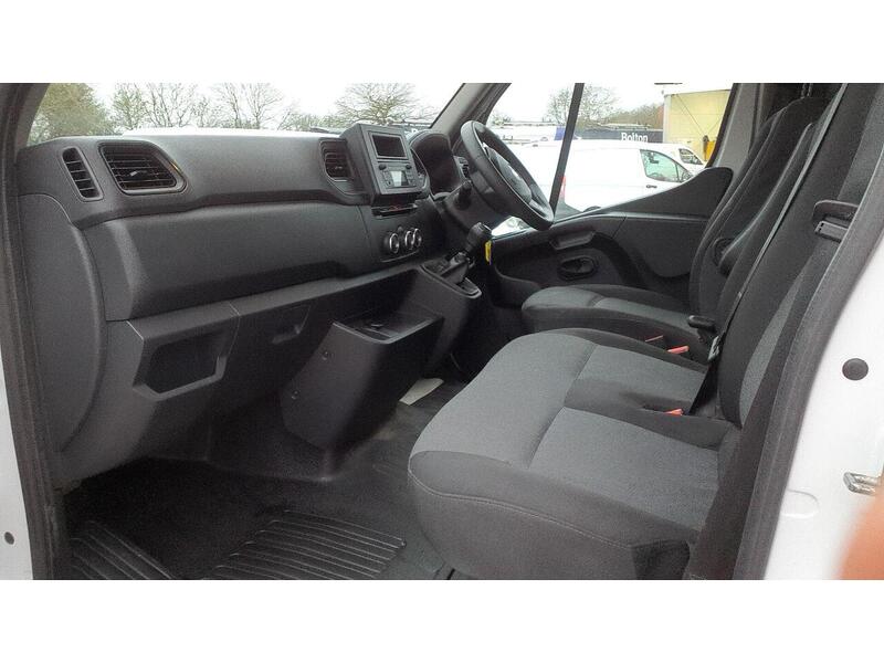 Renault Master 2.3 dCi ENERGY 35 Business LoLoader Luton 2dr Diesel Manual FWD LWB Euro 6 (s/s) (145 bhp) - U626