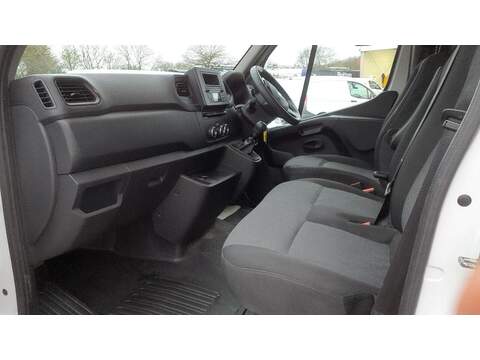 Renault Master 2.3 dCi ENERGY 35 Business LoLoader Luton 2dr Diesel Manual FWD LWB Euro 6 (s/s) (145 bhp) - U626