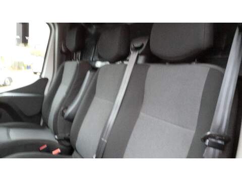 Renault Master 2.3 dCi ENERGY 35 Business LoLoader Luton 2dr Diesel Manual FWD LWB Euro 6 (s/s) (145 bhp) - U626