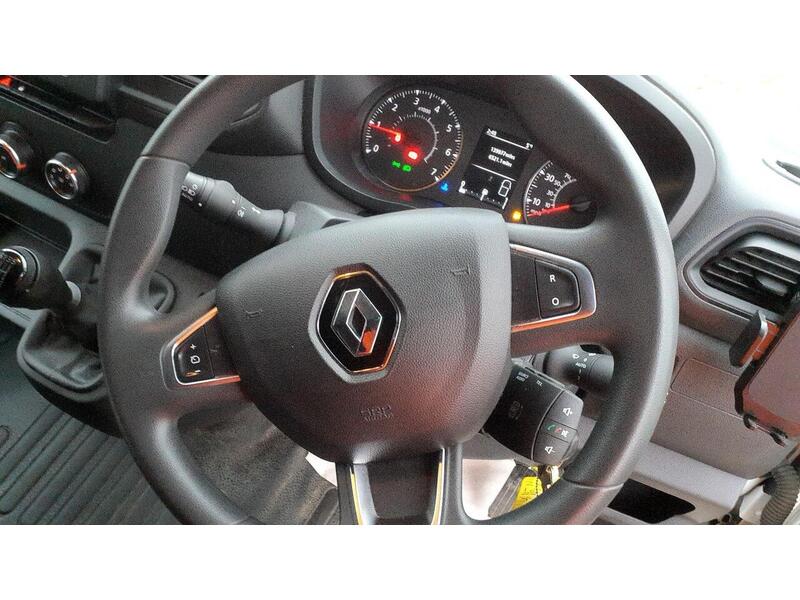 Renault Master 2.3 dCi ENERGY 35 Business LoLoader Luton 2dr Diesel Manual FWD LWB Euro 6 (s/s) (145 bhp) - U626
