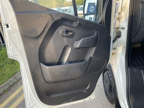 Renault Master 2.3 dCi ENERGY 35 Business LoLoader Luton 2dr Diesel Manual FWD LWB Euro 6 (s/s) (145 bhp) - U626