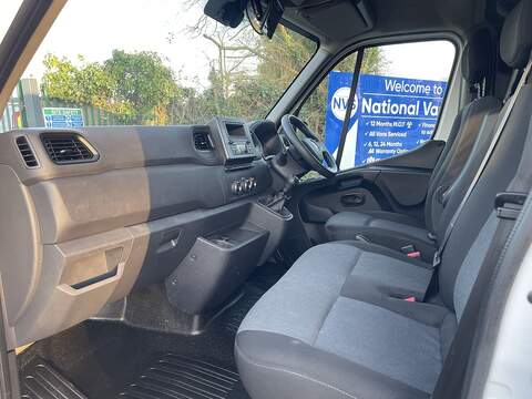 Renault Master 2.3 dCi ENERGY 35 Business LoLoader Luton 2dr Diesel Manual FWD LWB Euro 6 (s/s) (145 bhp) - U626