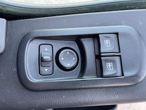 Renault Master 2.3 dCi ENERGY 35 Business LoLoader Luton 2dr Diesel Manual FWD LWB Euro 6 (s/s) (145 bhp) - U626
