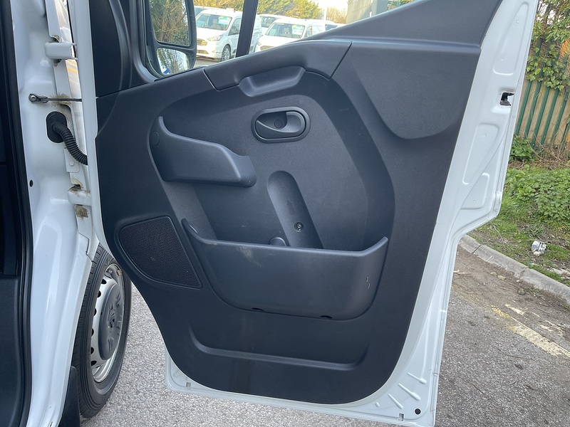 Renault Master 2.3 dCi ENERGY 35 Business LoLoader Luton 2dr Diesel Manual FWD LWB Euro 6 (s/s) (145 bhp) - U626
