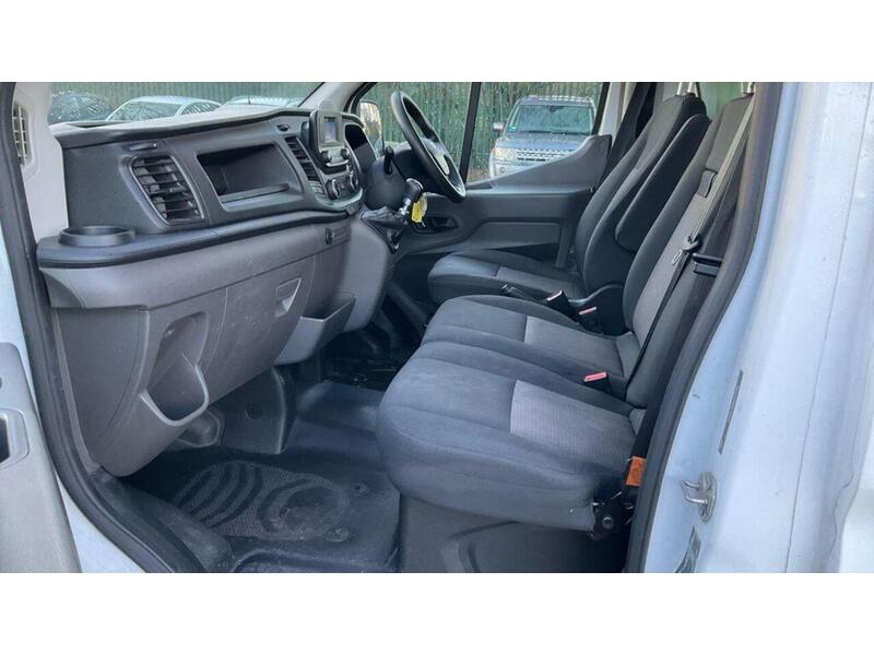 Ford Transit 2.0 350 EcoBlue Leader Luton 3dr Diesel Manual RWD L4 Euro 6 (s/s) (130 ps) - U629