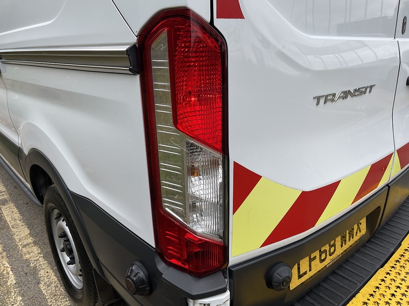 Ford Transit 2.0 350 EcoBlue FWD L2 H3 Euro 6 5dr - U636