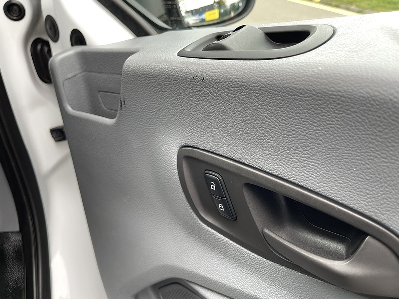 Ford Transit 2.0 350 EcoBlue FWD L2 H3 Euro 6 5dr - U636