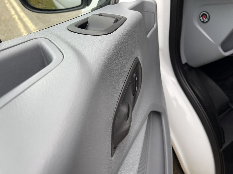 Ford Transit 2.0 350 EcoBlue FWD L2 H3 Euro 6 5dr - U636