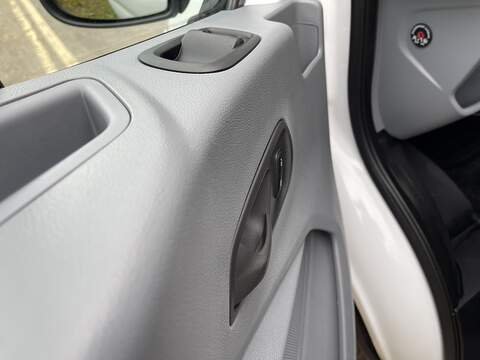 Ford Transit 2.0 350 EcoBlue FWD L2 H3 Euro 6 5dr - U636