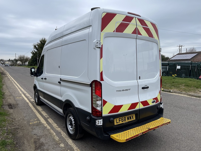 Ford Transit 2.0 350 EcoBlue FWD L2 H3 Euro 6 5dr - U636