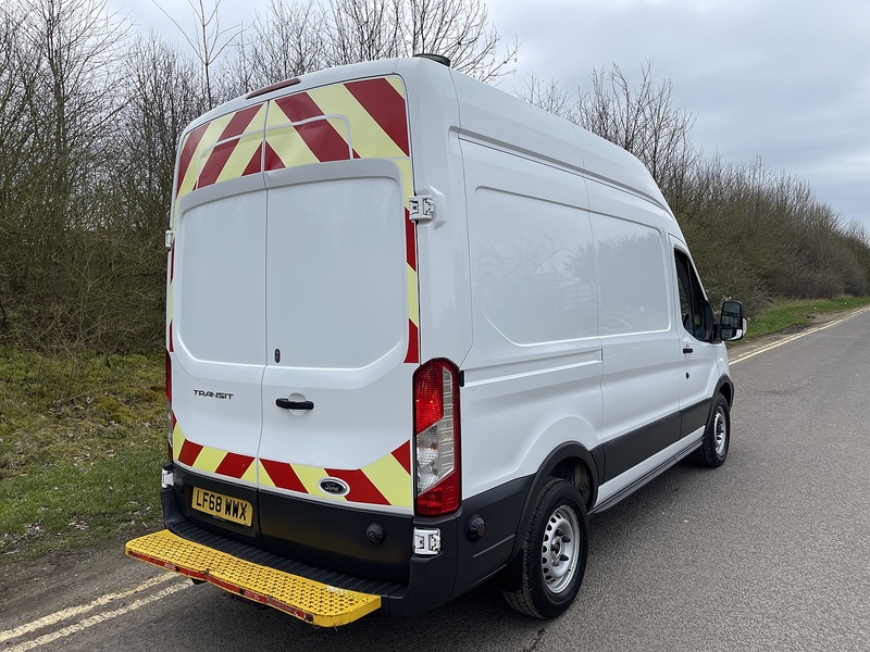 Ford Transit 2.0 350 EcoBlue FWD L2 H3 Euro 6 5dr - U636