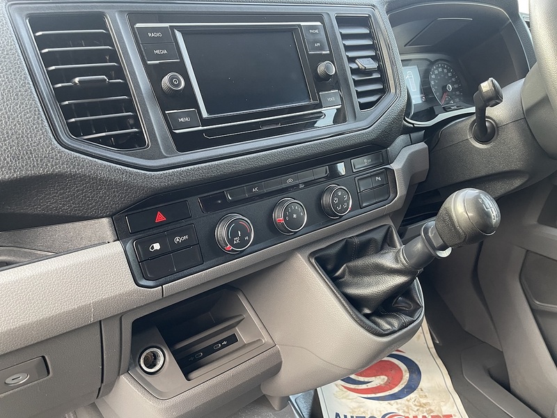 Volkswagen Crafter Crafter Trendline Panel Van 1 Manual Diesel - U648