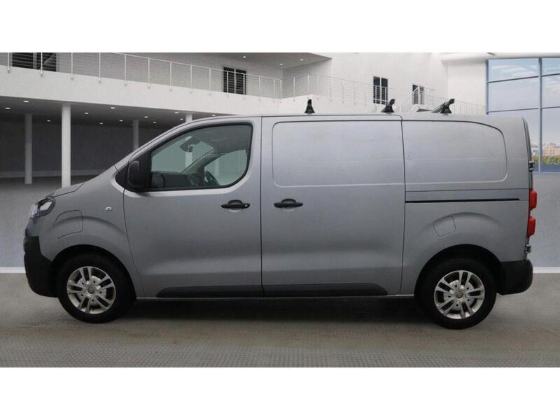Vauxhall Vivaro Electric 3100 50kWh Dynamic Auto L1 H1 5dr - U650