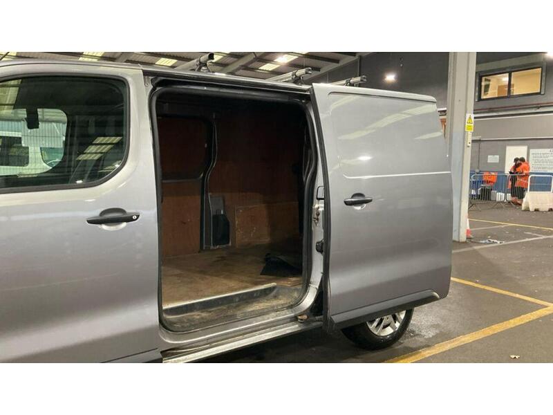 Vauxhall Vivaro Electric 3100 50kWh Dynamic Auto L1 H1 5dr - U650