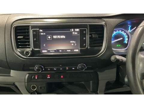 Vauxhall Vivaro Electric 3100 50kWh Dynamic Auto L1 H1 5dr - U650