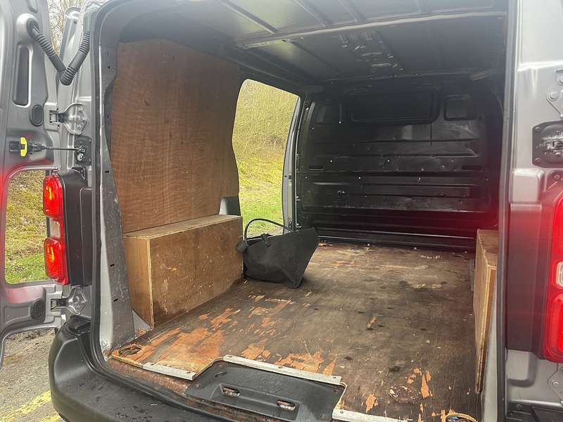 Vauxhall Vivaro Electric 3100 50kWh Dynamic Auto L1 H1 5dr - U650