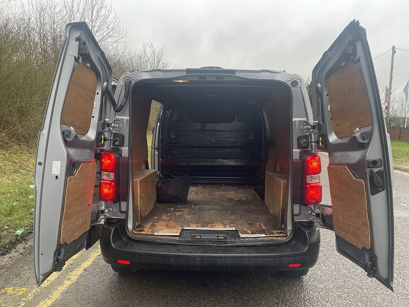 Vauxhall Vivaro Electric 3100 50kWh Dynamic Auto L1 H1 5dr - U650