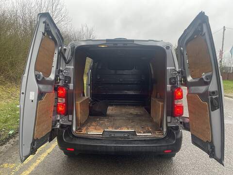 Vauxhall Vivaro Electric 3100 50kWh Dynamic Auto L1 H1 5dr - U650