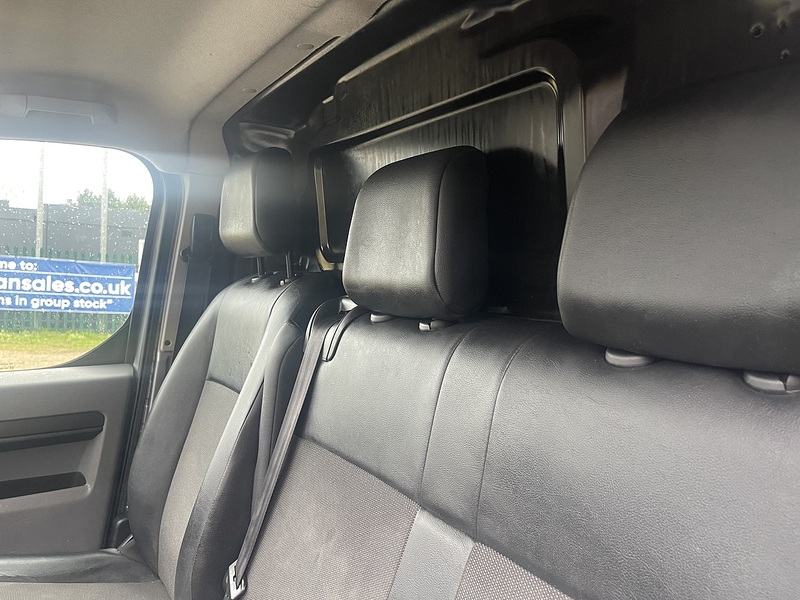 Vauxhall Vivaro Electric 3100 50kWh Dynamic Auto L1 H1 5dr - U650