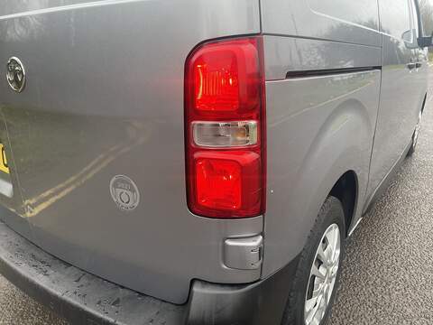 Vauxhall Vivaro Electric 3100 50kWh Dynamic Auto L1 H1 5dr - U650